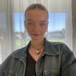 Meet your Posher, Indianna